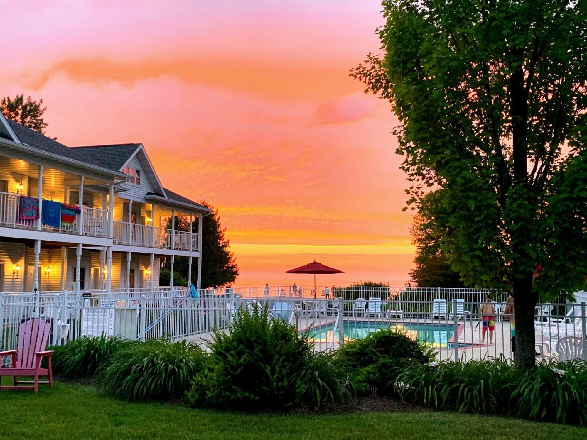 Bay Breeze Resort Ephraim Exterior foto