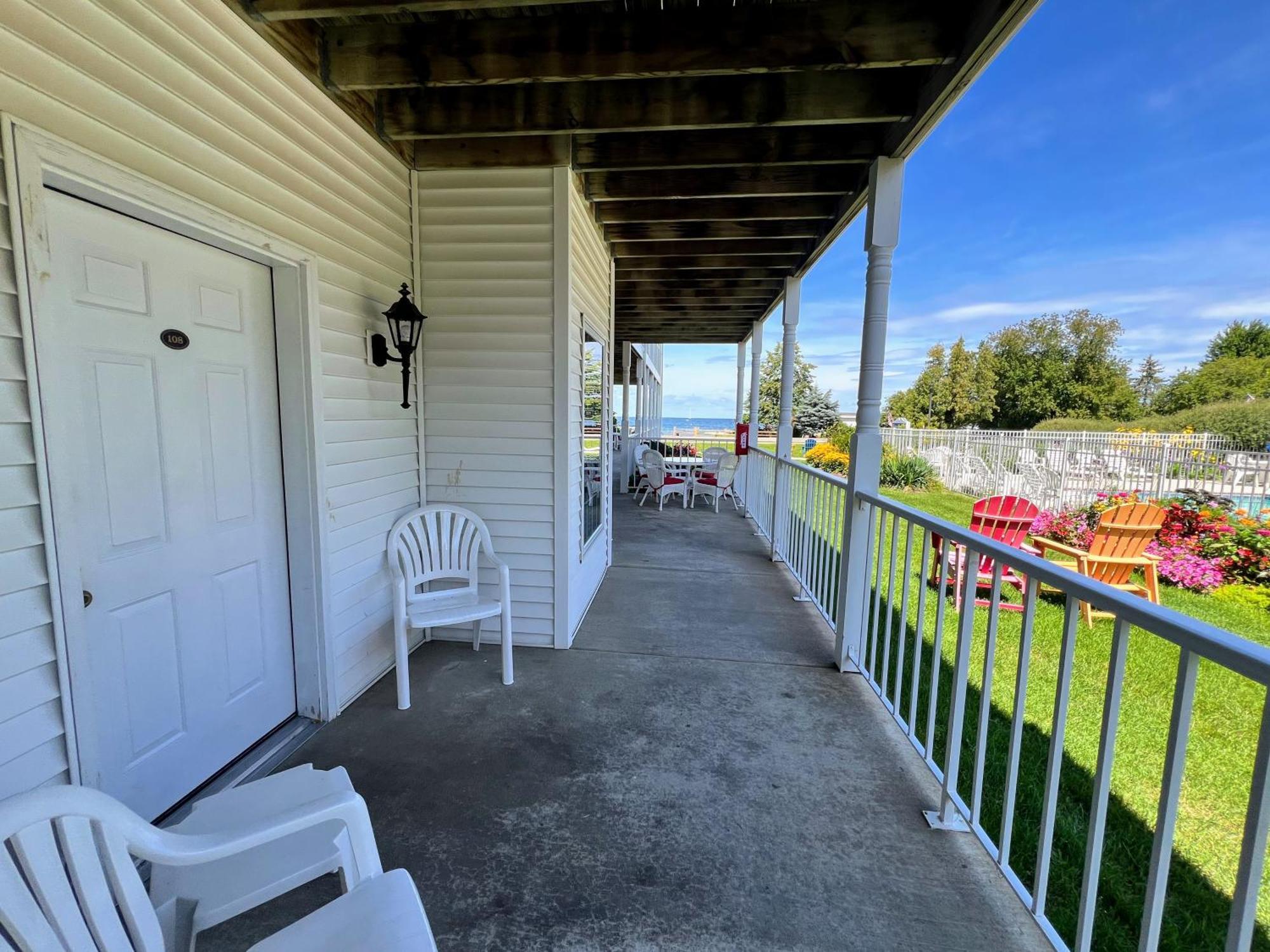 Bay Breeze Resort Ephraim Exterior foto